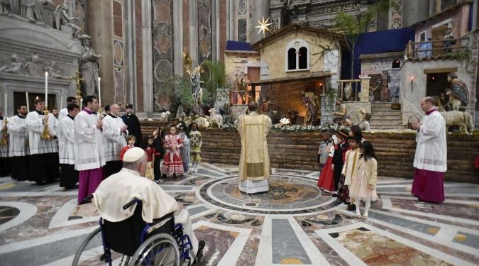 Mesazhet/ Papa Françesku festë në karrige me rrota: Lutem për fëmijët e vrarë nga luftërat