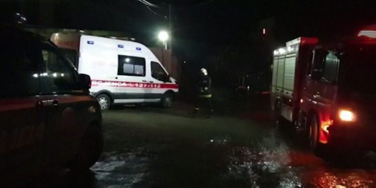 Po sistemonte një ngarkesë tek kamioni, rrëzohet dhe dëmtohet punëtori i hekurudhës në Durrës, një i proceduar
