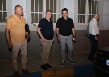 Plas keq në mbledhjen e Kryesisë së PD-së, vendoset data për zgjedhjen e kryetarit. Deputetët braktisin takimin dhe përplasen fizikisht…