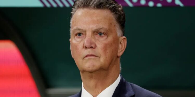 Louis Van Gaal merr rol drejtuesi tek klubi i Ajax