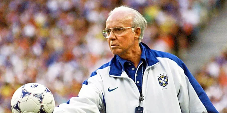 Ndërron jetë legjenda e futbollit brazilian Mario Zagallo në moshën 92-vjeçare! I pari që fitoi Kupën e Botës si lojtar dhe si trajner