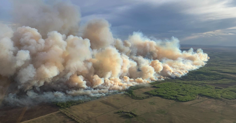 Kanada  zona të gjera toke në zjarr  mijëra ikin nga shtëpitë e tyre