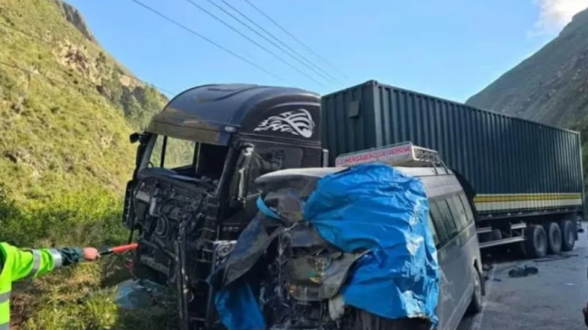Peru  Të paktën 19 të vdekur në dy furgona pasagjerësh që u përplasën