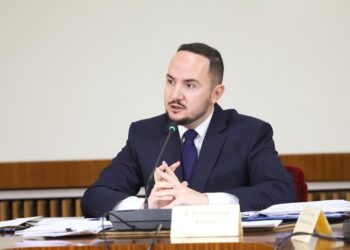 “Ndryshim emrash vetëm për makijazh”, Salianji reagon pas Kongresit të PS: Gjetjet e Komisionit për TIMS çuan Ballën dhe Çuçin në gijotinë politike