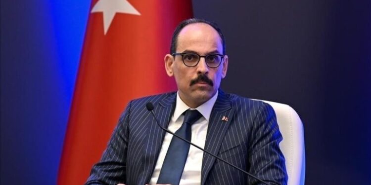 Kreu i Inteligjencës turke dhe liderët e byrosë politike të Hamasit diskutojnë armëpushimin në Gaza