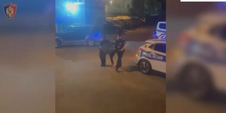 Gati për shitje/ Policia e Tiranës sekuestron dhjetëra doza kokainë, arrestohet 28-vjeçari. Ja zonat ku i shpërndante