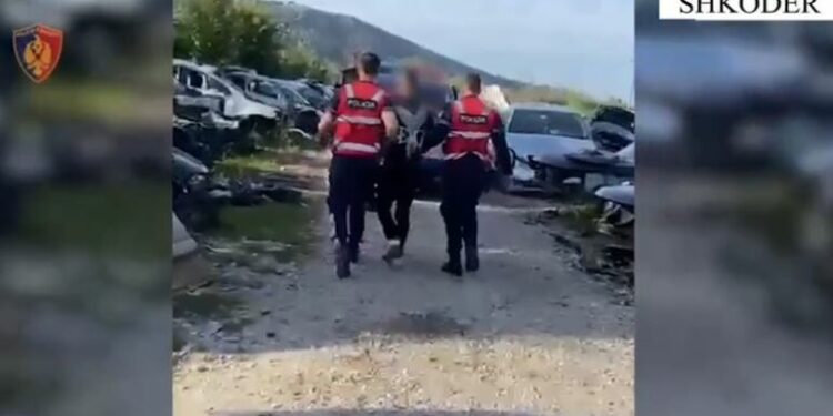 Operacioni/ Mbanin me forcë një të mitur nga Afganistani për ta shfrytëzuar për punë, arrestohet 18-vjeçari, në kërkim vëllai