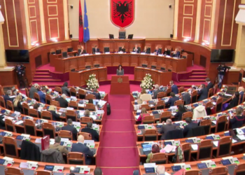 Spiropali: Reformat nxorën Shqipërinë nga lista e vendeve në monitorim të KiE