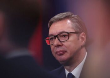 Vuçiç nga Zvicra me deklarata kërcënuese: Sa të jem unë, nuk ka asgjë nga Kosova dhe Vojvodina e pavarur