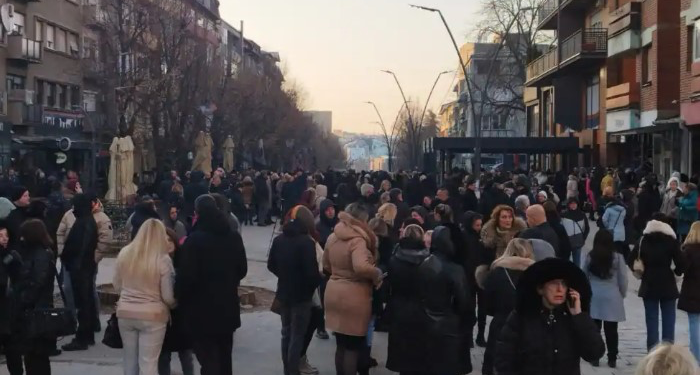 Pas një bojkoti dyvjeçar voton edhe kreu i Listës Serb