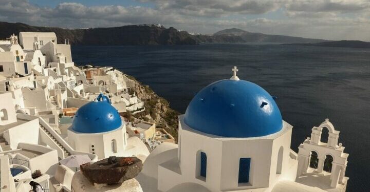 Santorini nën kërcënimin e tërmeteve, Greqia shpall gjendjen e jashtëzakonshme në ishull