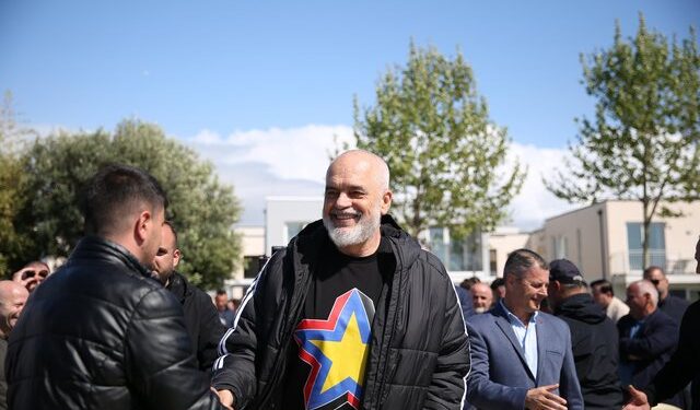 Edi Rama, takim me përfaqësuesit e biznesit, “Për punë ditësh shpallet fituesi i segmentit Milot-Balldren”