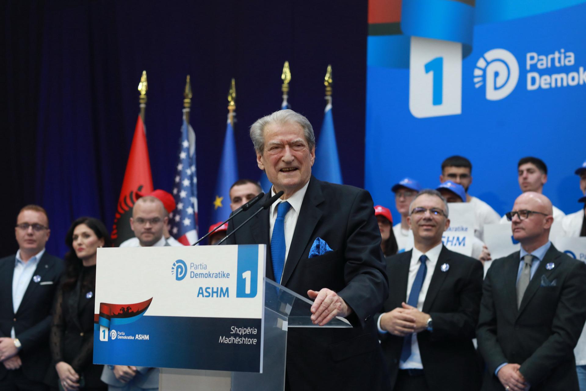 Berisha  Këtu në Durrës u zhvillua disfata e parë e Edi Ramës  Nderim për ato gra që e bojkotuan