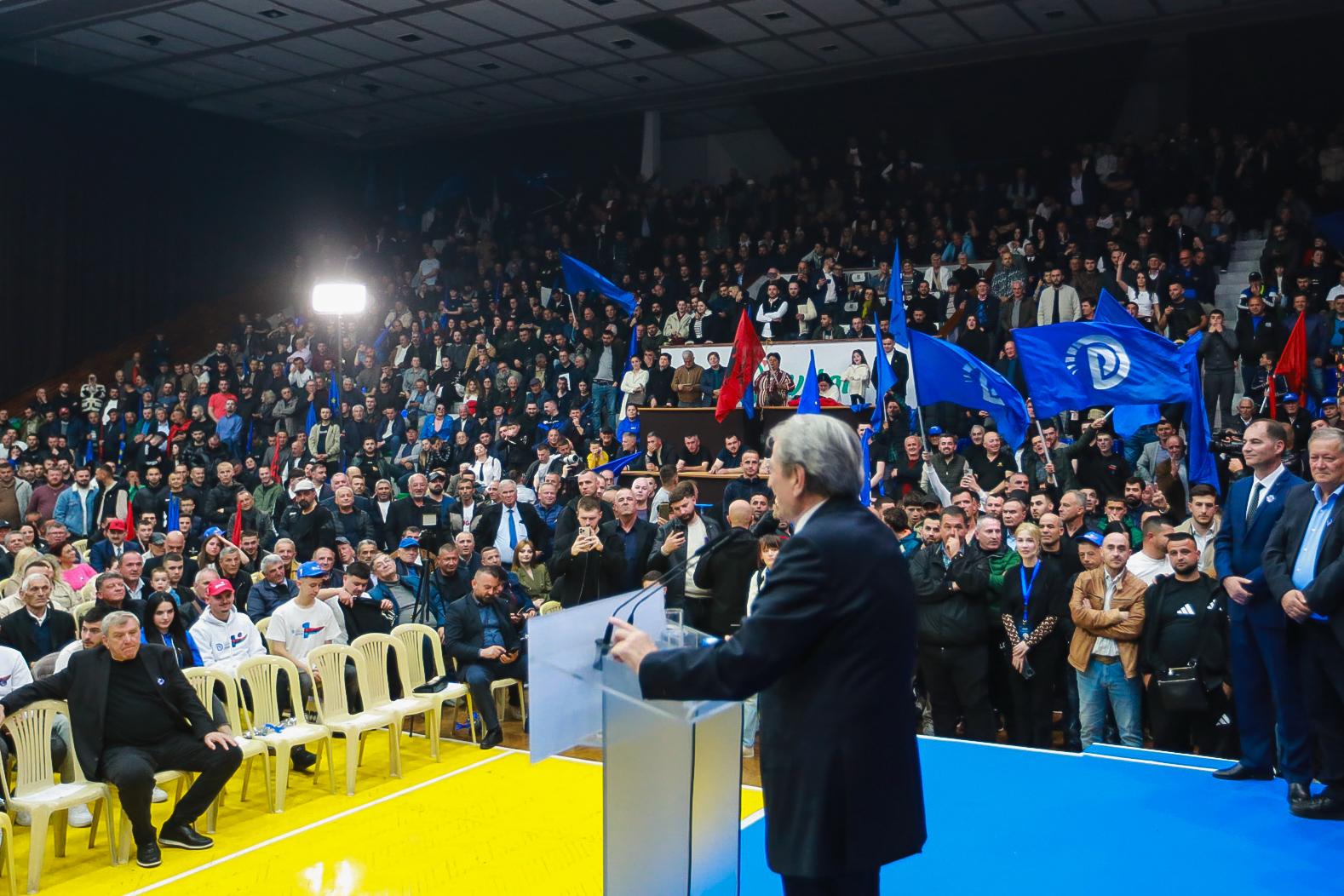 Berisha  Rama nuk fle dhe merret duke i vënë nofka gjeniut LaCivita  por shumë shpejt do e mësojë se Disney është në mbështetjen tuaj
