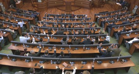 Frika nga vendimi  Haxhiu  Kushtetuesja është vonuar shumë  po ndikon në krizë