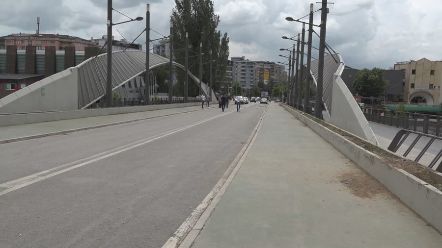 Qeveria e Kosovës planifikon ndërtimin e dy urave të reja pranë urës kryesore në Mitrovicë